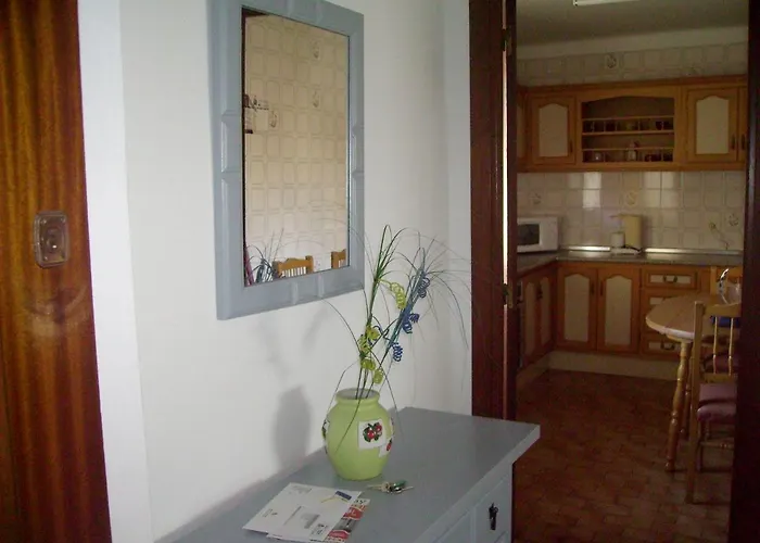 Modern In With Sea View, 90 Sqm Apartment *